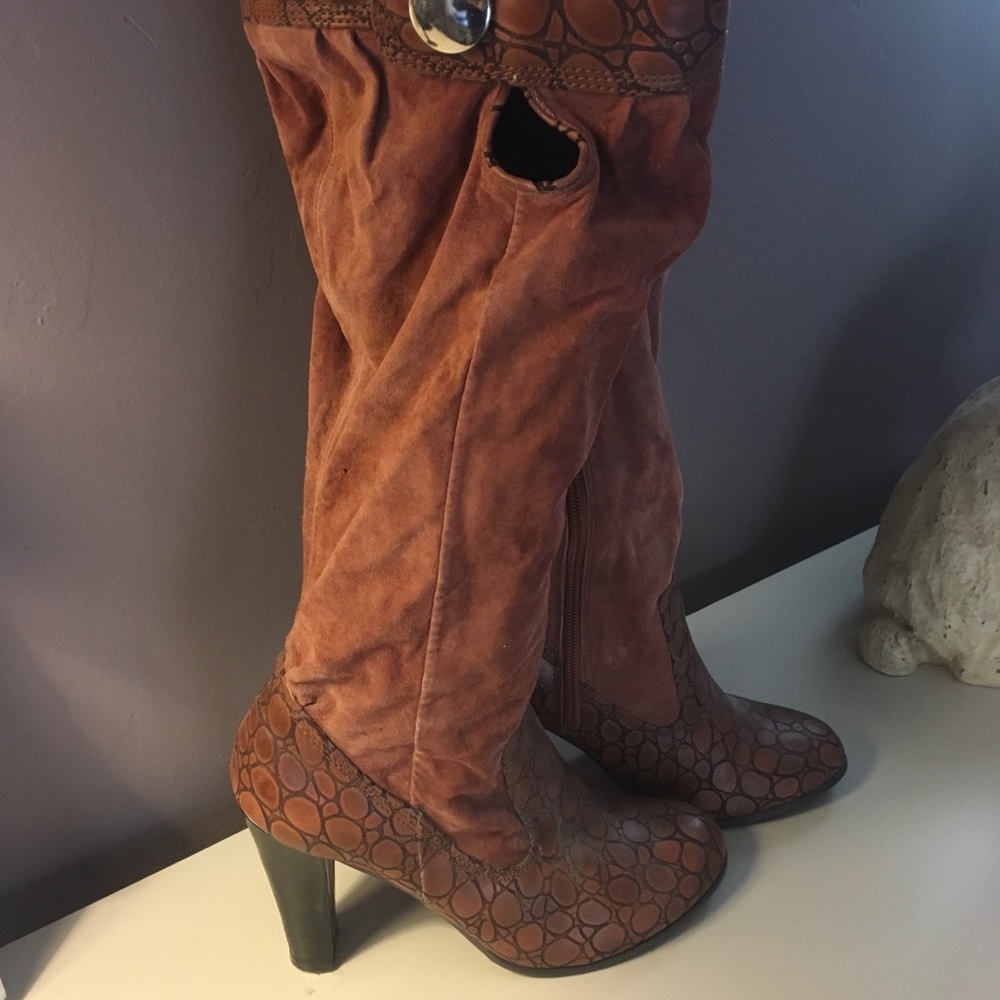 All leather boots